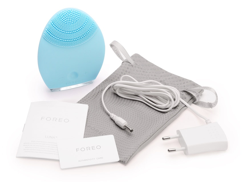 Foreo LUNA Facial Cleansing + Anti-Aging Device - Combination