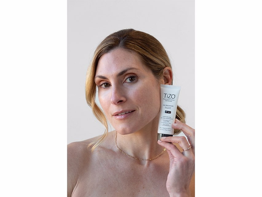 TiZO Photoceutical AM Replenish SPF 40 - Untinted