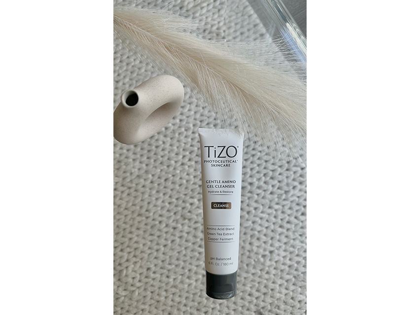 TiZO Photoceutical Gentle Amino Gel Cleanser