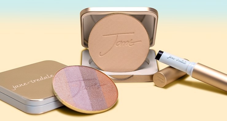 jane iredale bronzer palatte, Pure Pressed Base and lip color on a beachy background