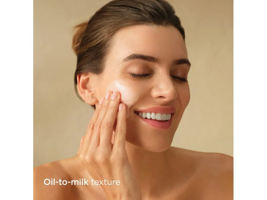 ISDIN Isdinceutics Essential Cleansing Oil-Based Makeup Remover &amp; Hydrating Cleanser