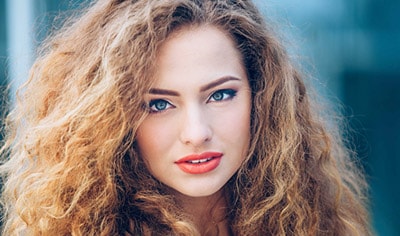 5 Summer Frizz Tamers for Every Hair Type