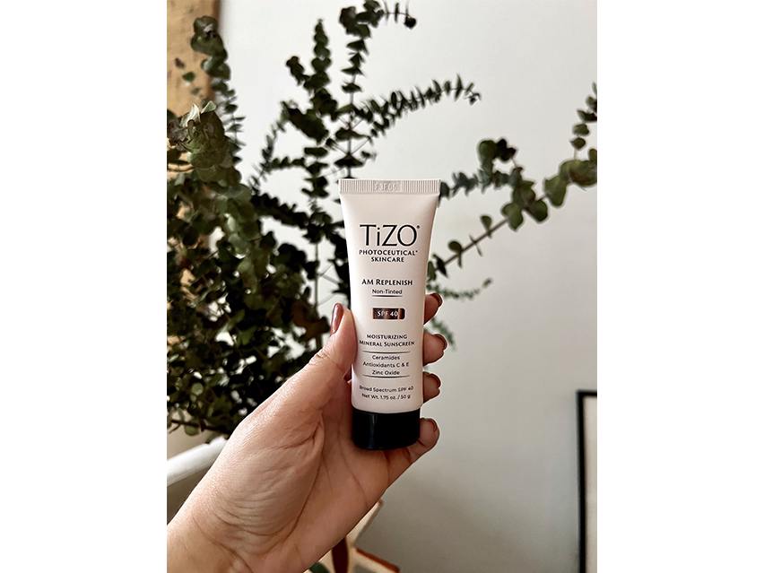 TiZO Photoceutical AM Replenish SPF 40 - Untinted