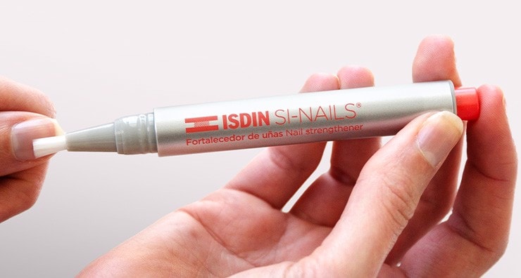 How to care for healthy nails with ISDIN