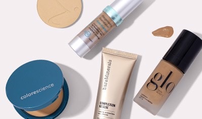 Powder vs. Liquid Foundation: Which Is Best for Your Skin Type?