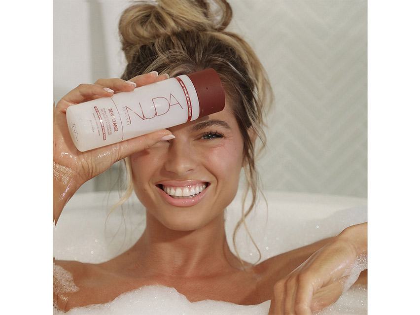 NUDA Sunless DewCleanse PH Balanced Shower Gel