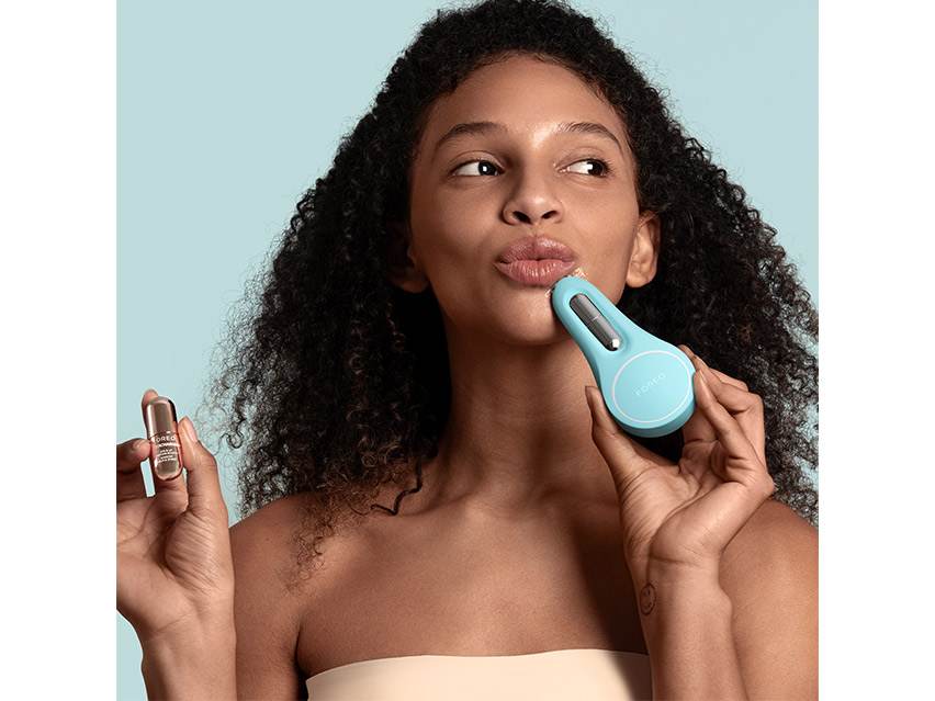 FOREO SUPERCHARGED Eye & Lip Contour Booster | LovelySkin