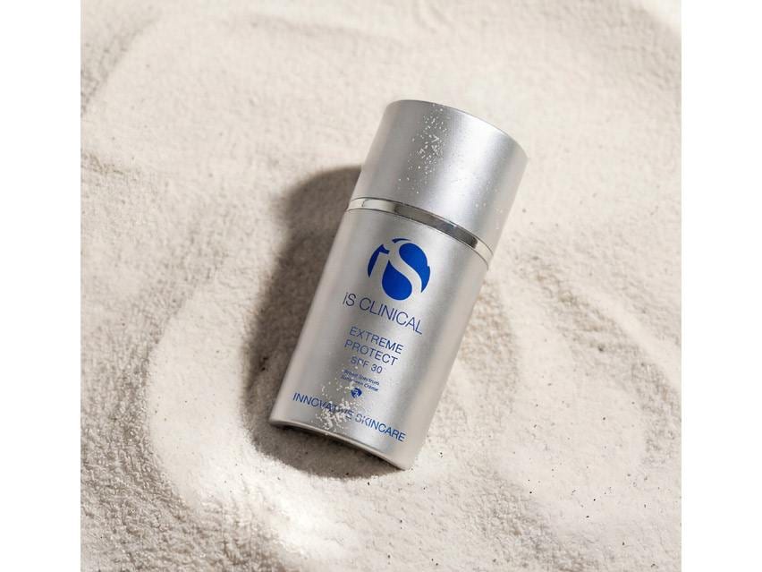 iS CLINICAL Extreme Protect SPF 30