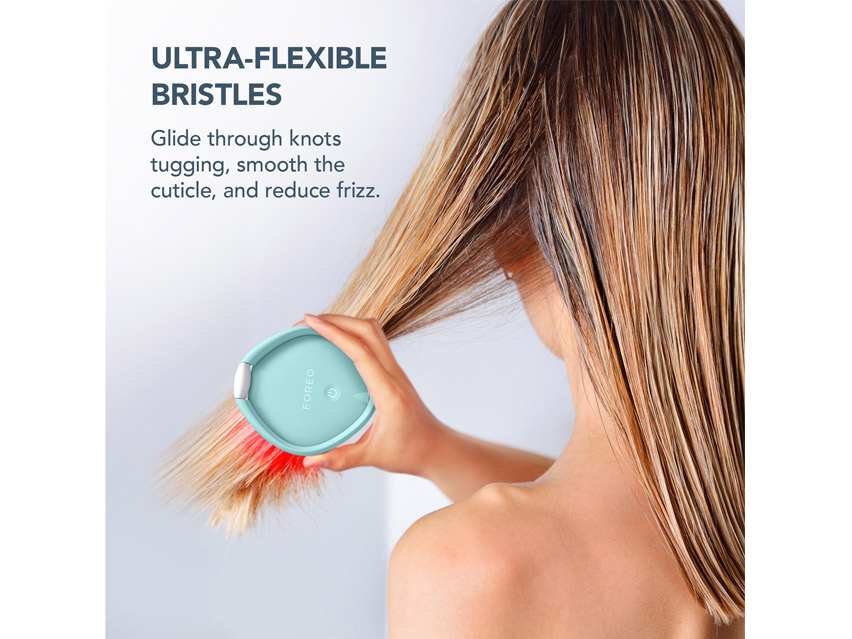 FOREO FLIP Play Advanced LED Light Hairbrush &amp; Hair Spritz Duo