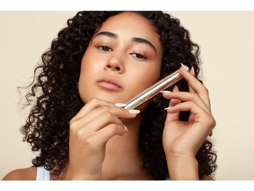 Monika Blunder Architect Eyes Buildable Mascara