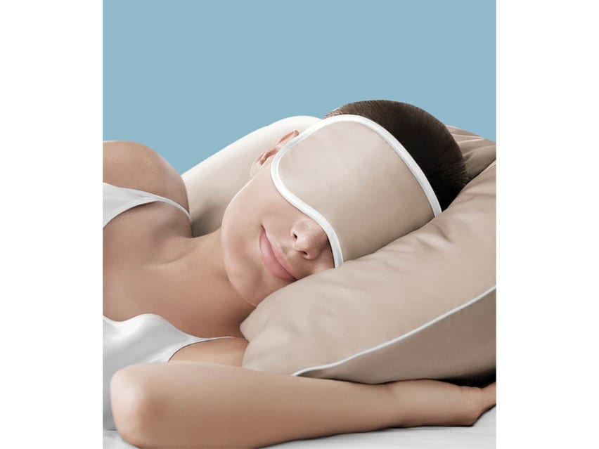 iluminage Skin Rejuvenating Pillowcase & Eyemask Set - Gold