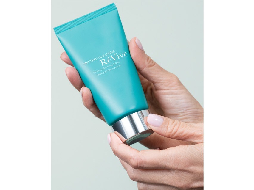 R&#233;Vive Skincare Melting Cleanser