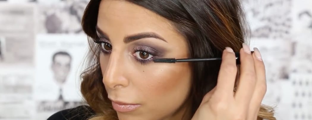 How To: theBalm Batter Up Long Wearing Eyeshadow Stick