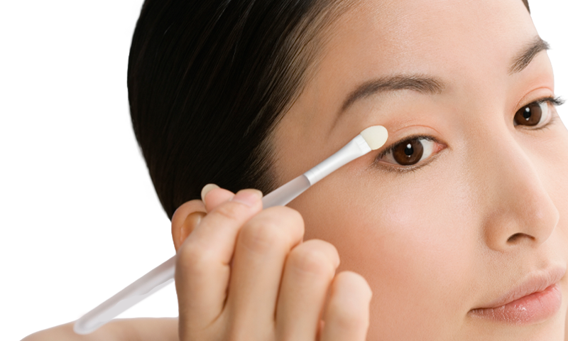 makeup-tools-and-brushes-eyeshadow-brush-hero-banner