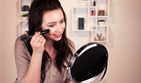 How-to: Makeup Strobing 