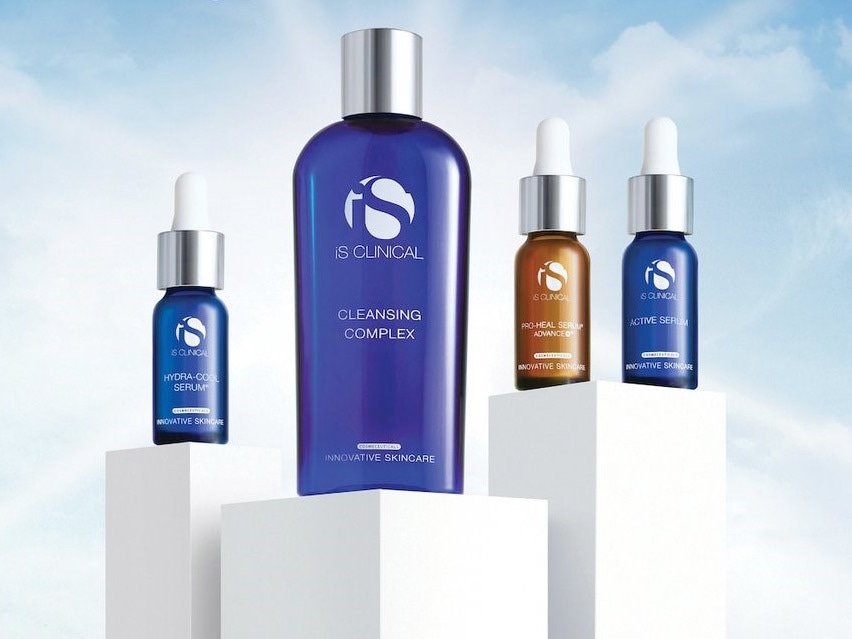 iS CLINICAL New Year Skin Clear - Limited Edition