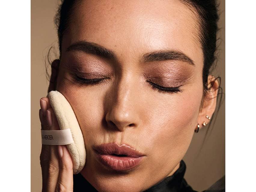 Laura Mercier The Finishing Touch Ultra-Blur Translucent Loose Setting Powder &amp; Puff - Limited Edition