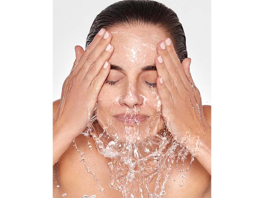 111SKIN Black Diamond Vitamin C Brightening Cleanser